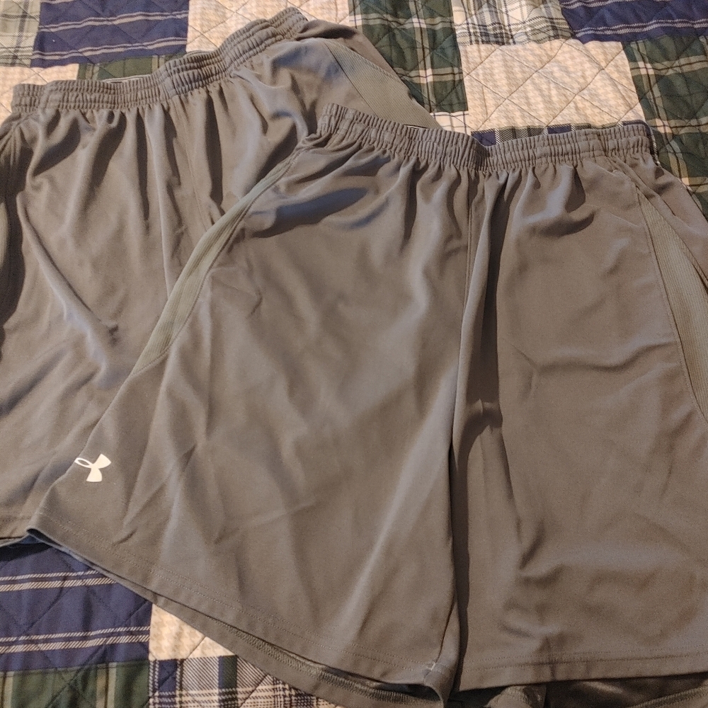Under Armour Men's Athletic Gray Shorts